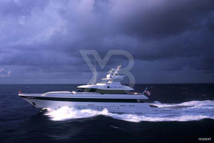 Mystique yacht exterior 3