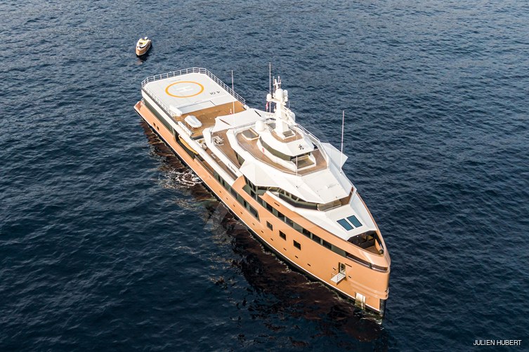 La Datcha yacht exterior 37