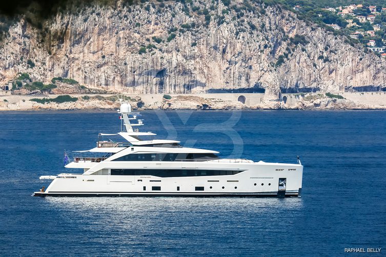 Marquise yacht exterior 9