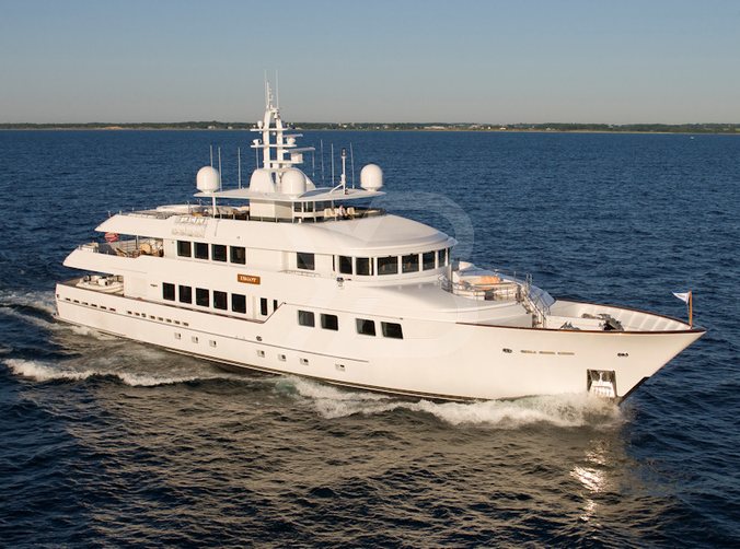 Ingot yacht exterior 3