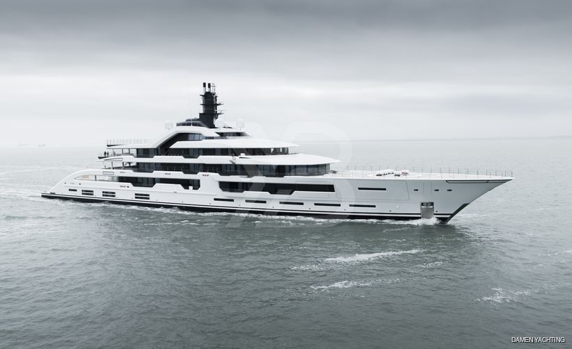 Tanzanite yacht exterior 2