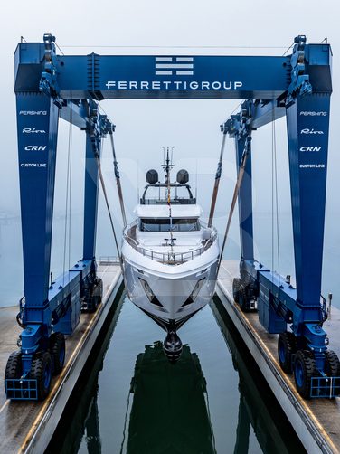 Custom Line 33/34 yacht exterior 3