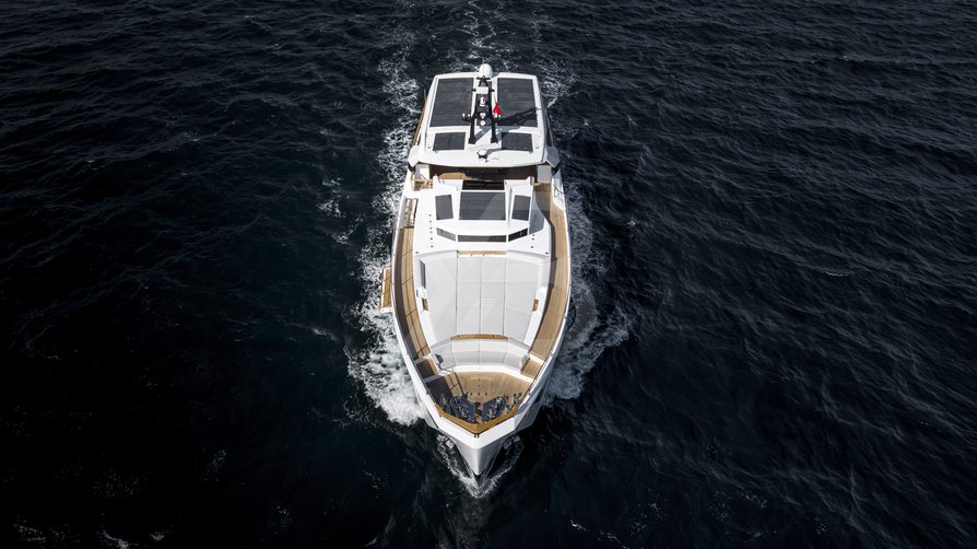 Tuccini yacht exterior 27