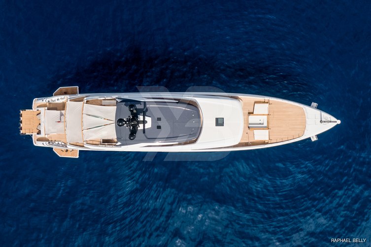 Alchemist yacht exterior 27