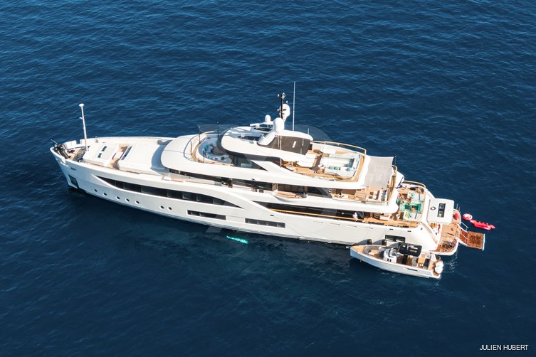 C yacht exterior 15