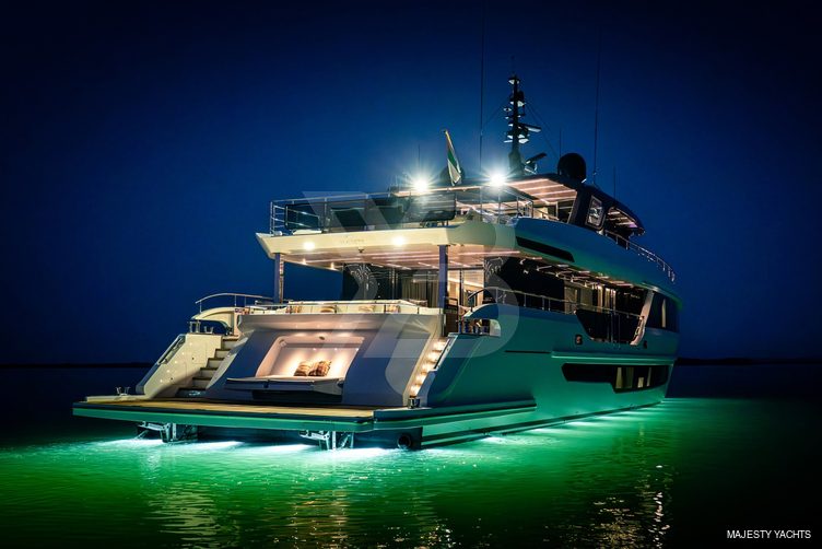 Dil yacht exterior 22