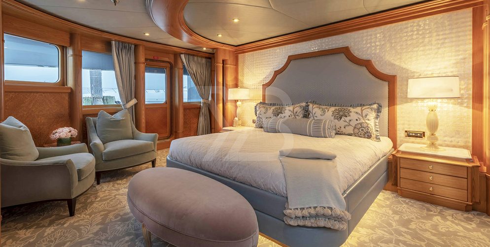 Vibrance yacht interior 17