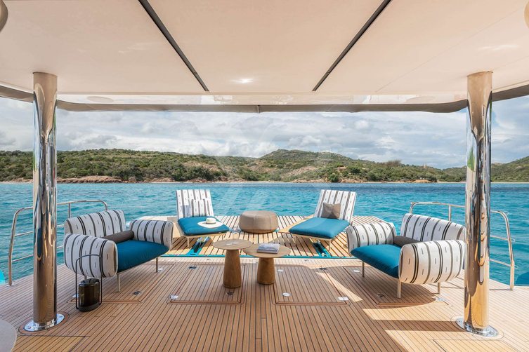 Imladris yacht exterior 5