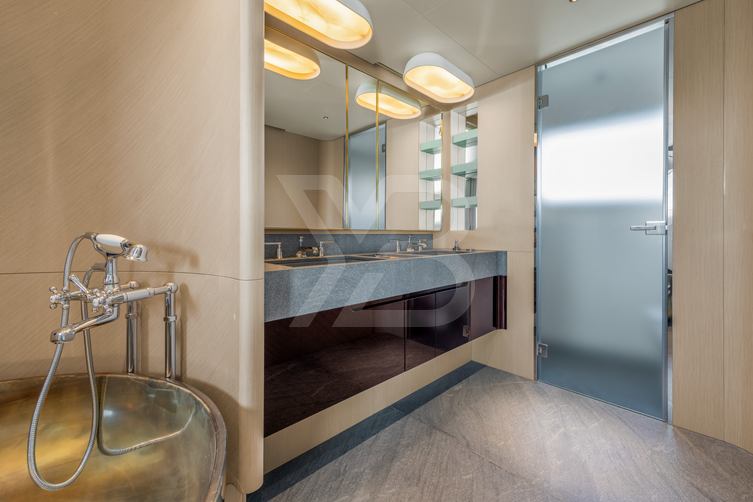 Tanelorn yacht interior 29