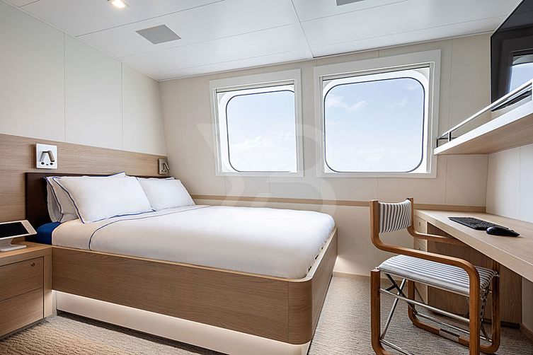 Hodor yacht interior 16