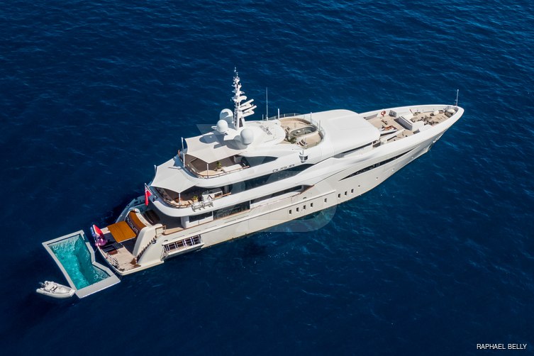 Dusur yacht exterior 7