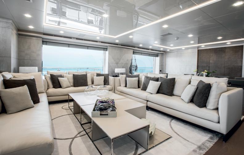 Deliberately Lucky yacht interior 9