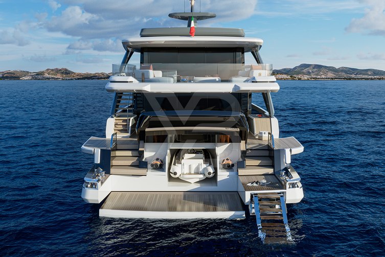 X100 Triplex/ 01 yacht exterior 18