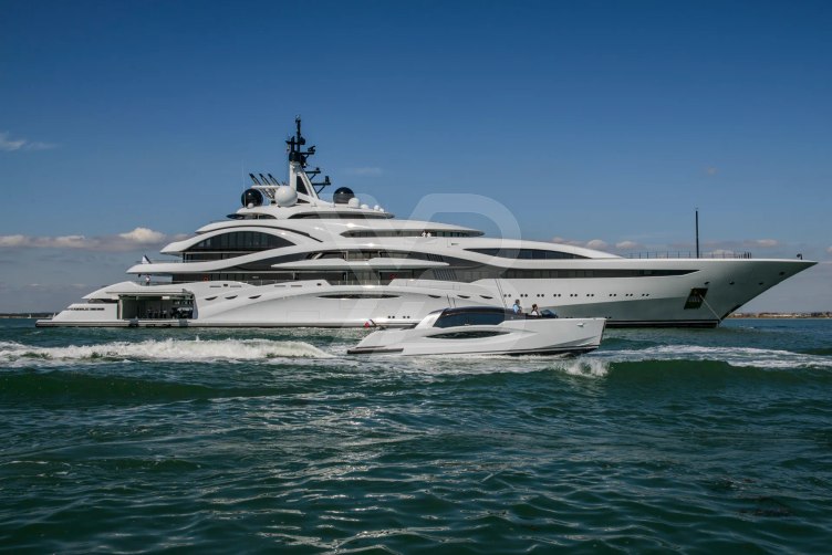 Al Lusail yacht exterior 12