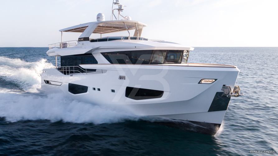 Numarine 26XP/27 yacht exterior 3
