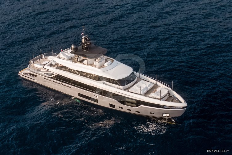 Tanelorn yacht exterior 111
