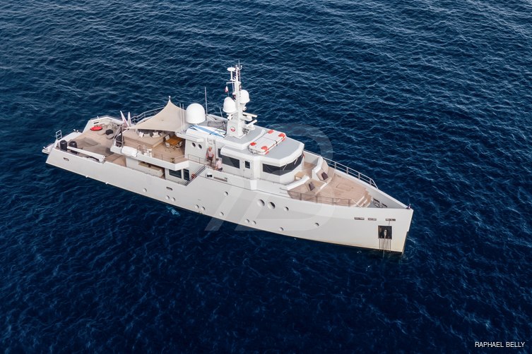 Preference 19 yacht exterior 4
