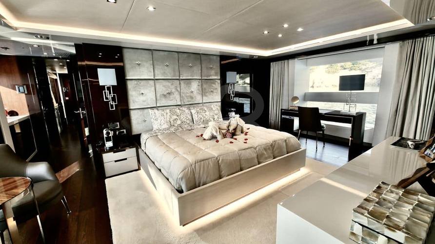 Survivor 2 yacht interior 13