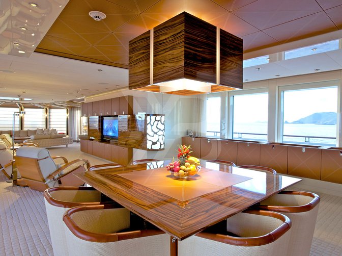 Vive la Vie yacht interior 11