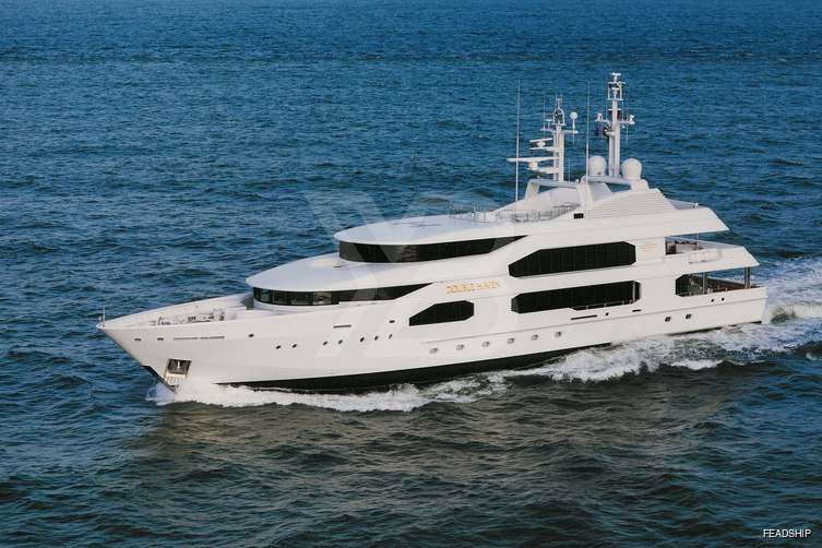 Double Haven yacht exterior 8