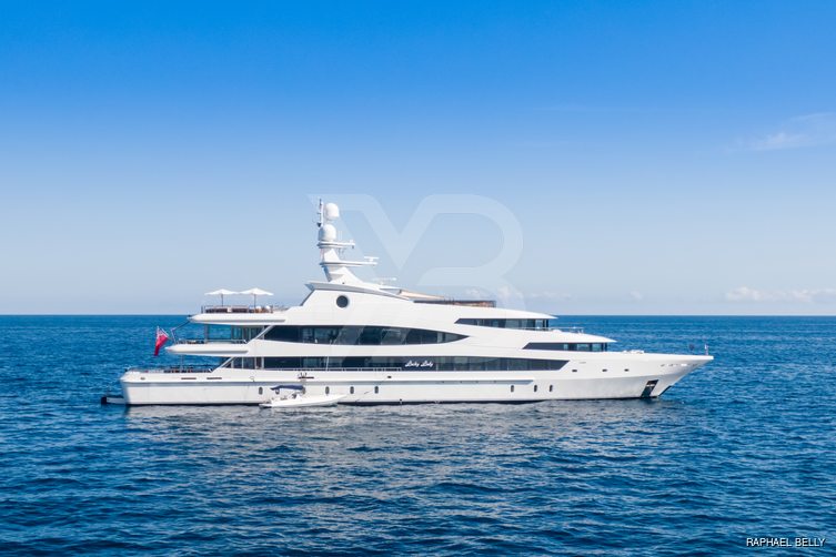 Lucky Lady yacht exterior 7