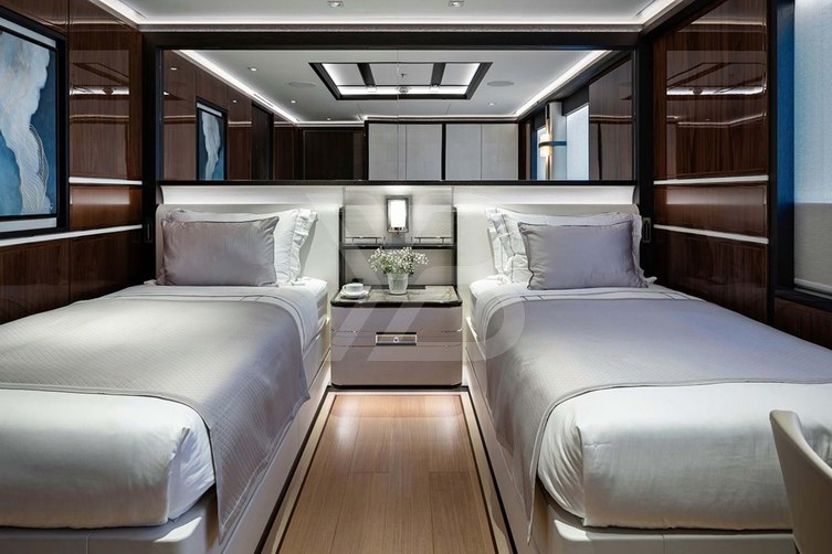 Lusine yacht interior 24