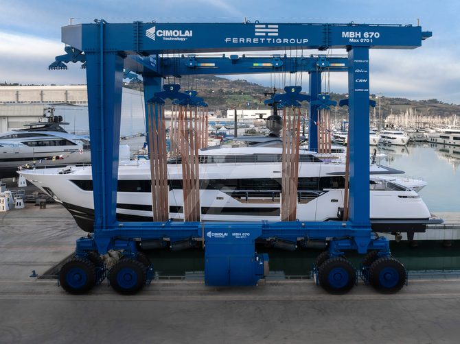 Custom Line 120/12 yacht exterior 5