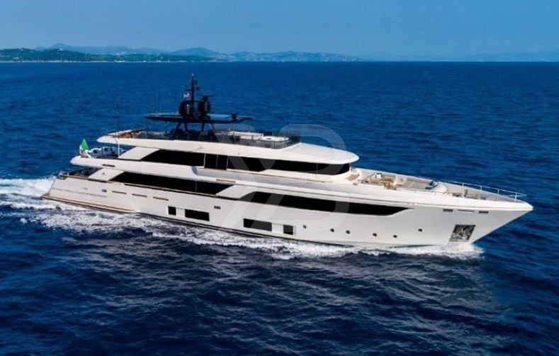 Albus yacht exterior 2