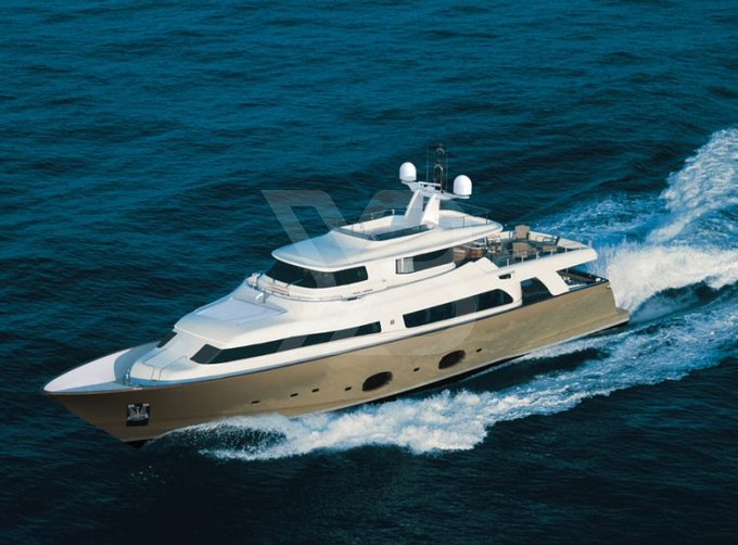 Maridaki yacht exterior 3