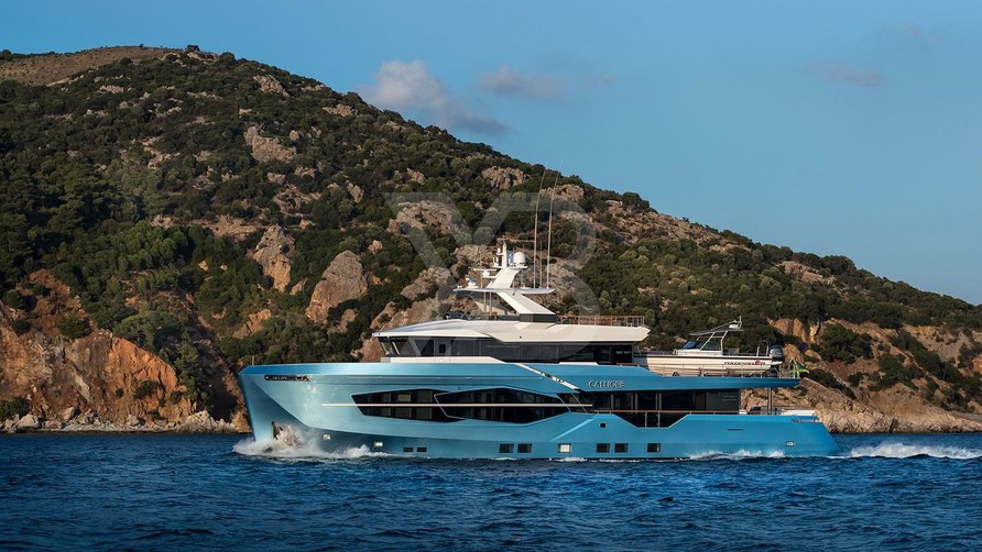 Persistence yacht exterior 2