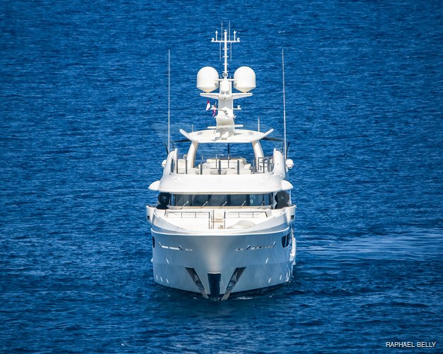 Gigagi yacht exterior 3