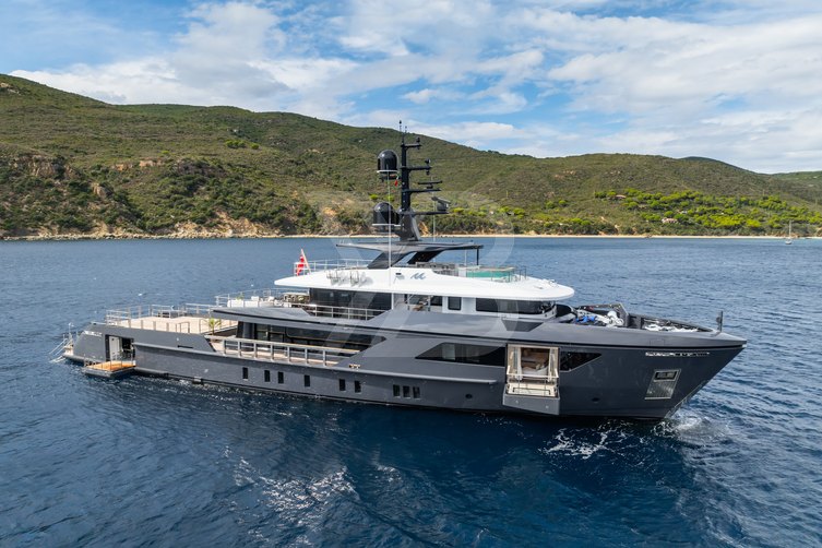 M yacht exterior 2