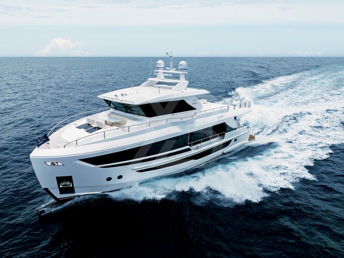 Amphib yacht exterior 2