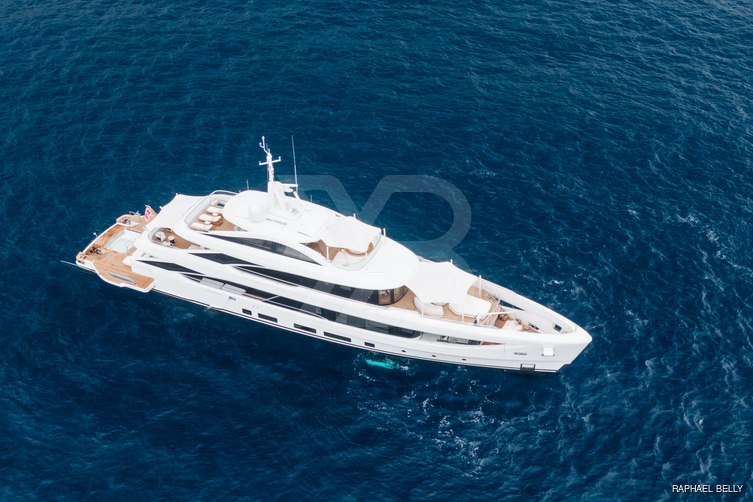 Lady I yacht exterior 11