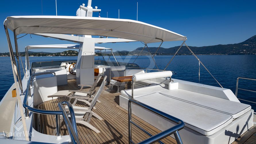 Ladina Too yacht exterior 4
