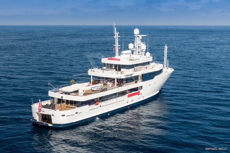 Tribu yacht exterior 4