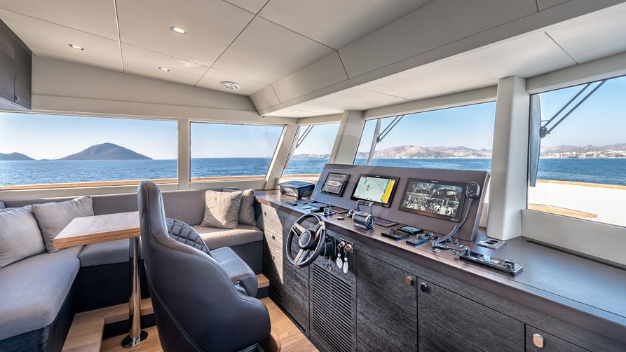 Tubabu yacht interior 11