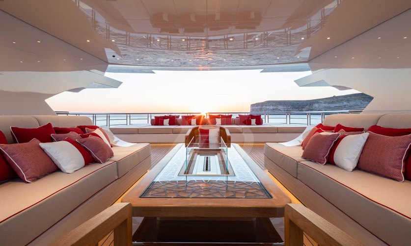 Mar yacht interior 18