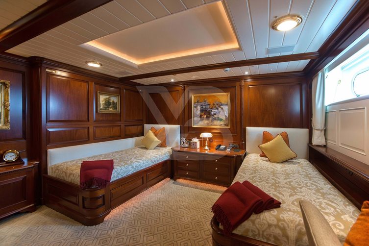 Paraffin yacht interior 18