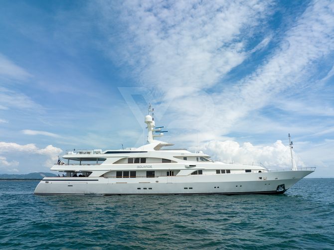 Solafide yacht exterior 2