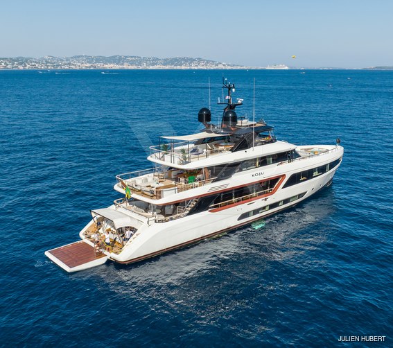 Koju yacht exterior 6