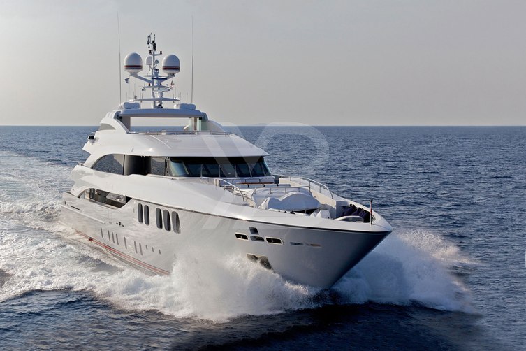 Toy-A yacht exterior 3