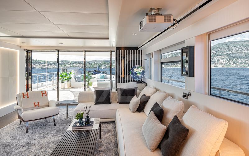 Oculus yacht interior 7