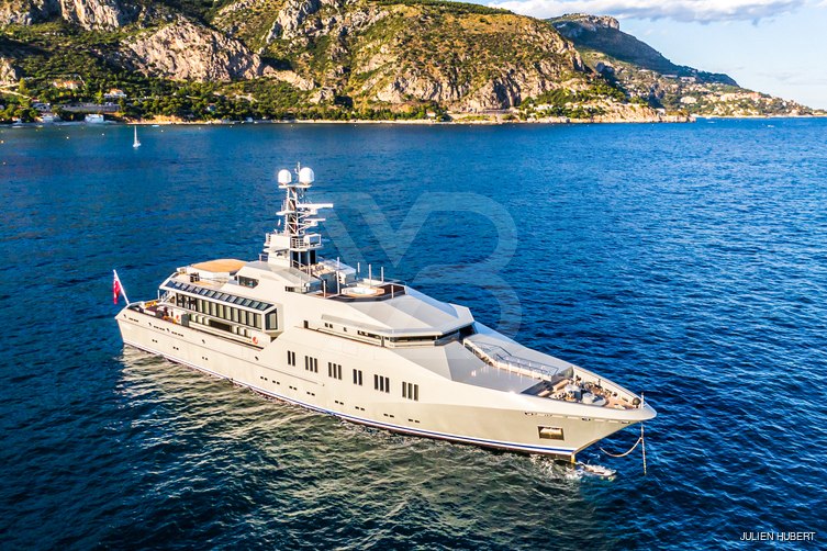 Skat yacht exterior 27