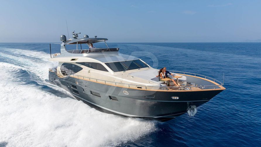 Mad Day yacht exterior 3