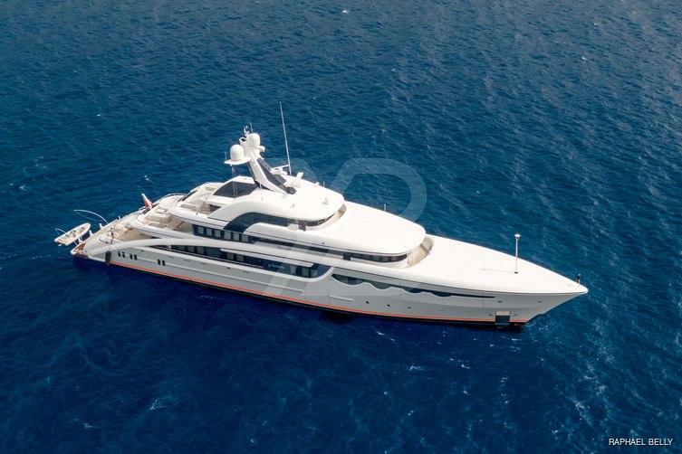 Starlust yacht exterior 86