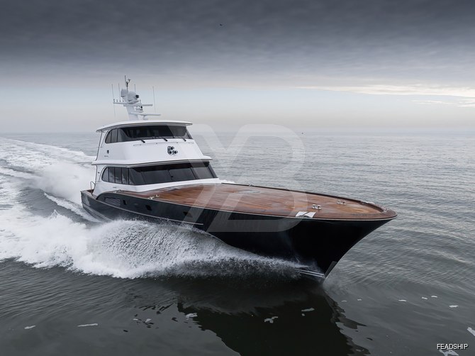 Catch yacht exterior 2