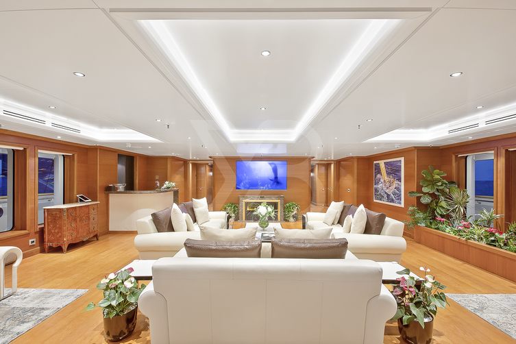 Boadicea yacht interior 10