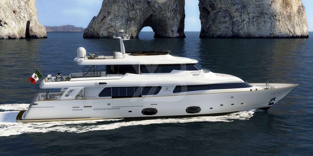 Lulu V yacht exterior 2