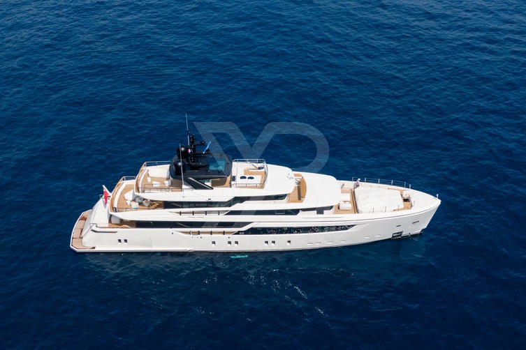 Cloud 9 yacht exterior 2